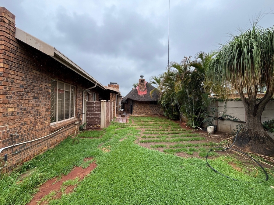 3 Bedroom Property for Sale in Oos Einde North West